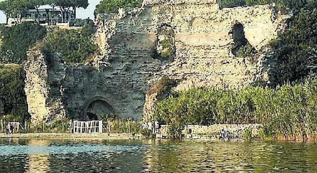 Napoli, l'acqua minaccia il Tempio di Apollo: «Si agisca subito»
