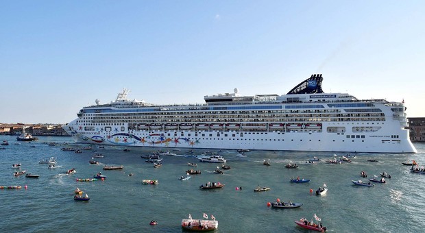 Grandi navi, il viceministro Rixi: «Inconcepibile chiudere il porto di Venezia»