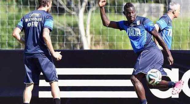Raiola «Balotelli resta al Milan» derby per Casemiro, Juve su Sanchez