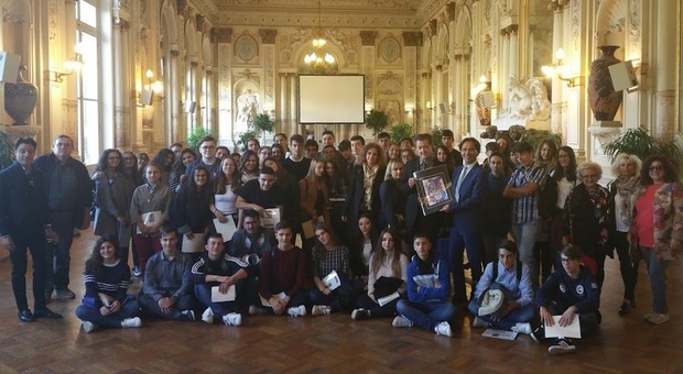 Una foto di gruppo del Liceo di Ceccano ad Avignone