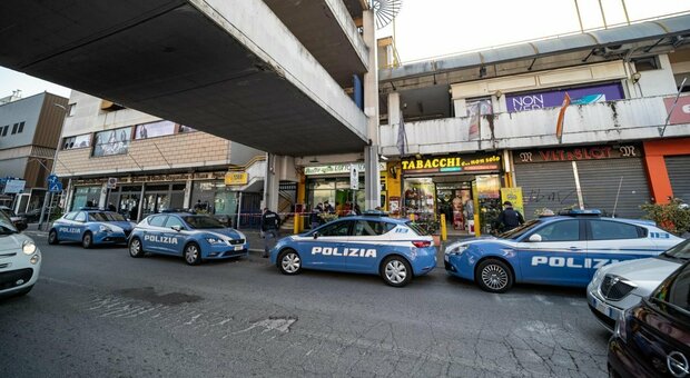 Paura a Tor Bella Monaca, sparatoria dopo una lite in strada: un uomo in commissariato