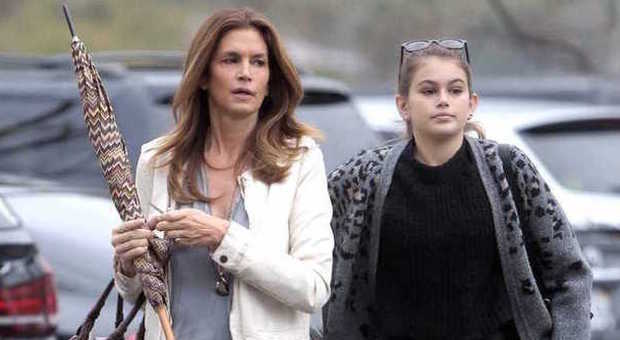 Cindy Crawford con la figlia 14enne Kaia: è uguale alla madre da giovane