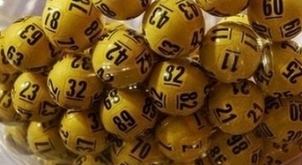 Lotto, estrazioni del 21 novembre con il 10eLotto. Superenalotto, jackpot a 61,5 milioni
