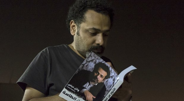 Egitto, arrestato senza mandato Wael Abbas, il blogger più noto del mondo arabo