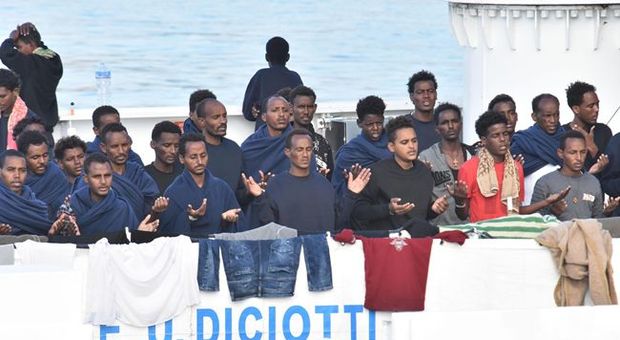 Nave Diciotti, l'impasse continua. Oggi vertice a Bruxelles sui migranti