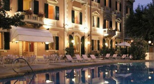Montecatini, figlia di un oligarca russo (colpito dalle sanzioni) compra il Grand Hotel: affare da 30 milioni