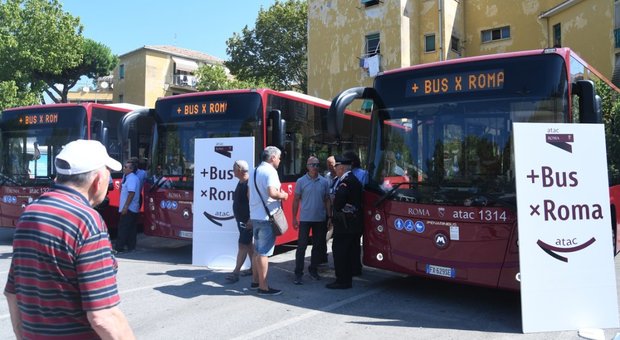 Roma, flop dei nuovi bus: «Guasti per uno su 4». Atac corre ai ripari