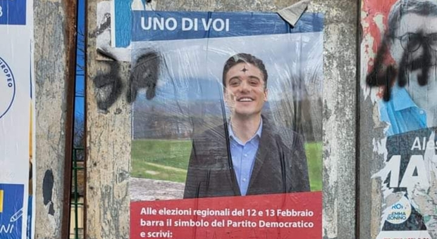 Civita Castellana, manifesti elettorali imbrattati: mirino sulla fronte del candidato del Pd, Simone Brunelli. Esposto alla Digos
