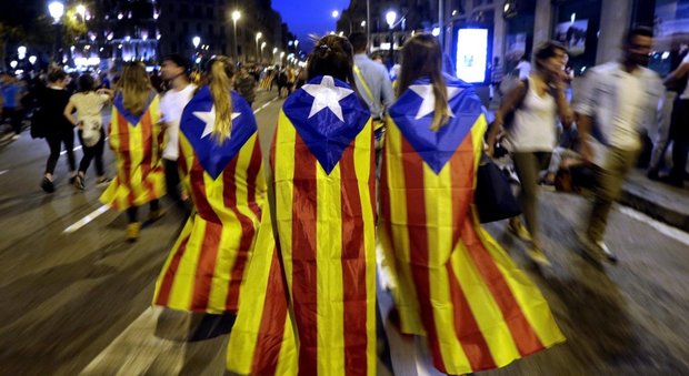 Puigdemont: "Il Re ha deluso i catalani, ora serve una mediazione"