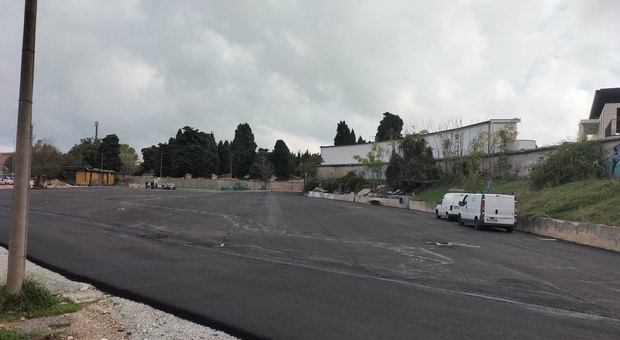 Pesaro scopre il San Decenzio bis: «Nuovo parcheggio di via Mirabelli tra 40 giorni con 150 stalli»
