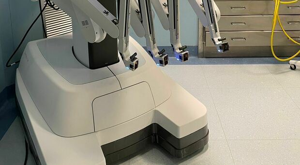Chirurgia: a Taranto consegnato il robot “da Vinci” per operazioni mininvasive