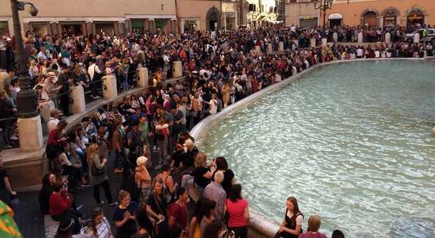 Roma nella top 9 delle metropoli con troppi turisti: «Servono rimedi»