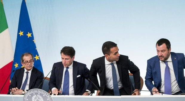 Giovanni Tria, Giuseppe Conte, Luigi Di Maio e Matteo Salvini