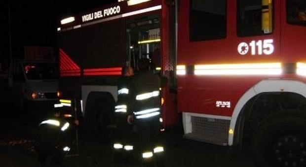 Roma, coppia incendia ufficio, ma resta ustionata gravemente: lui è in prognosi riservata