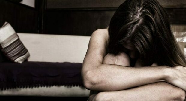 Portici, violenza sessuale su una 18enne: gip convalida l'arresto del 24enne di Ercolano