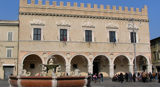Pesaro, i monumenti si riaprono al pubblico: dal 10 giugno tornano le visite guidate a Palazzo della Prefettura