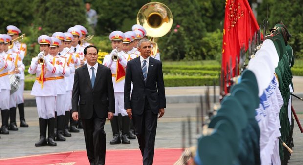 Obama revoca l'embargo sulle vendita delle armi al Vietnam: la svolta dopo 50 anni