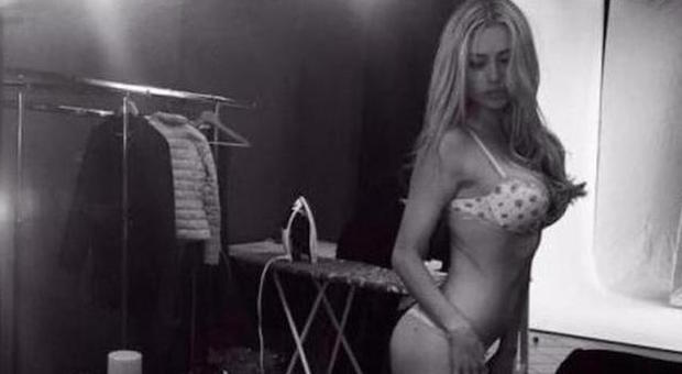 Martina Stella in lingerie supersexy su Instagram