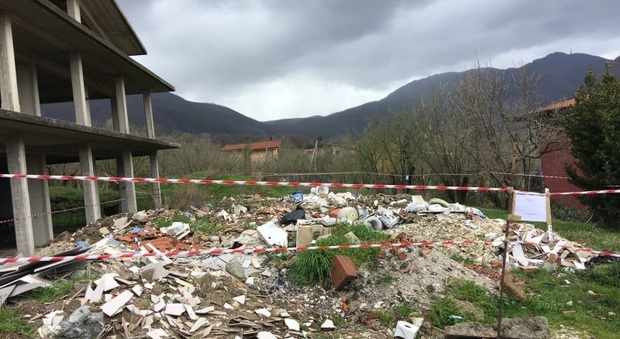Monteforte Irpino, sequestrata area con 1.700 tonnellate di rifiuti speciali
