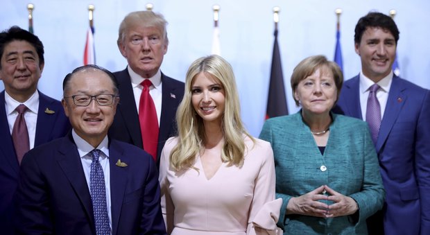 G20, Ivanka Trump siede tra i leader di Amburgo al posto del padre