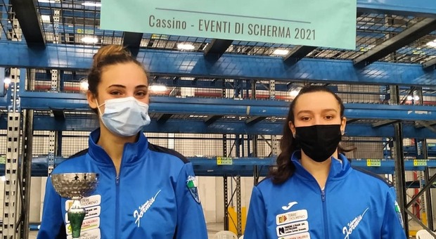 Le spadiste del Club Scherma Formia Elisa Treglia e Carlotta Retillo