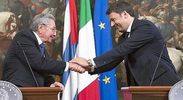 Sigari per Castro, cravatta per Tsipras: Renzi e la diplomazia dei regali