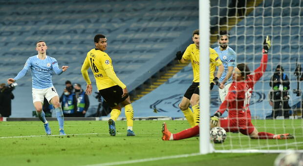 Champions, il City vince all'ultimo (2-1) ma il Dortmund è vivo