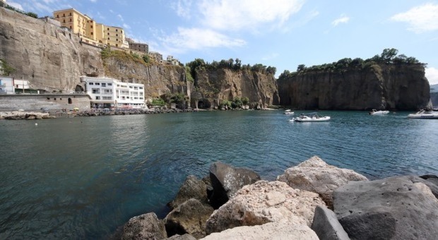 Depuratori a mezzo servizio in Campania: mare pulito a giorni alterni