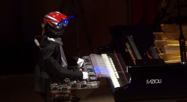Robot Teo perde la sfida col pianista Forte tecnicamente, ma senza anima