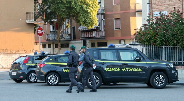 Frodi fiscali e riciclaggio di denaro, arrestati tre imprenditori nel Casertano