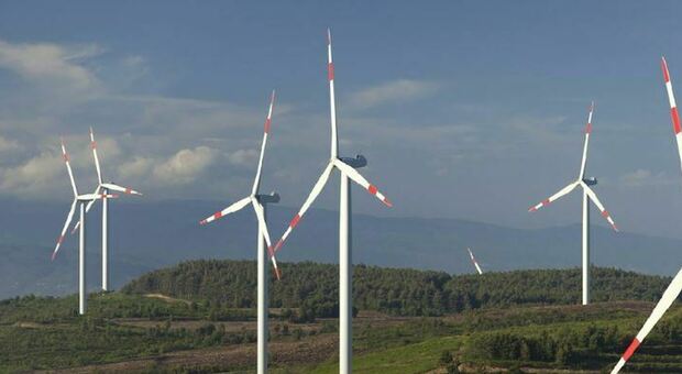 Energia, un nuovo parco eolico a Tuscania (9 pale). A Viterbo domanda per 38 ettari di agrivoltaico