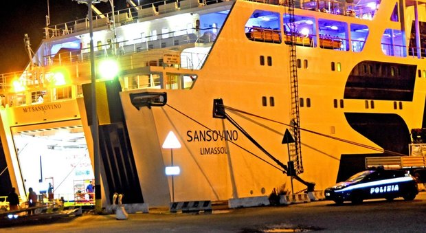 Messina, incidente nella cisterna di un traghetto: 3 morti intossicati e un operaio gravissimo