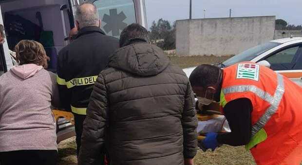 Salento, la gamba resta incastrata nel trattore: corsa in ospedale per un 55enne