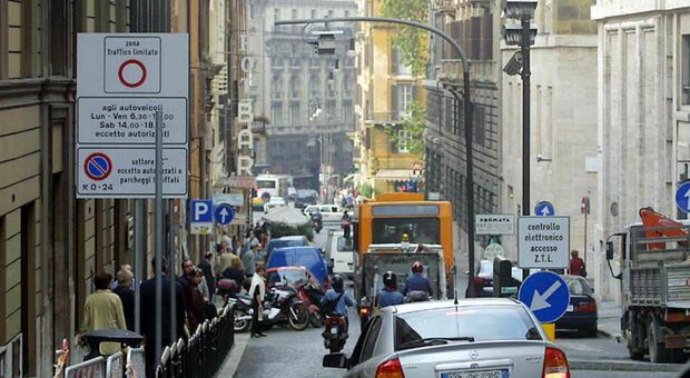Roma in lockdown, varchi Ztl aperti da domani e fino al 6 aprile