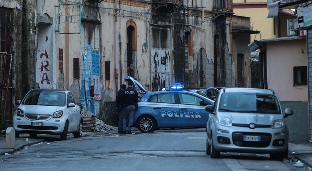 Napoli, bomba al Rione Villa per zittire il boss pronto a pentirsi