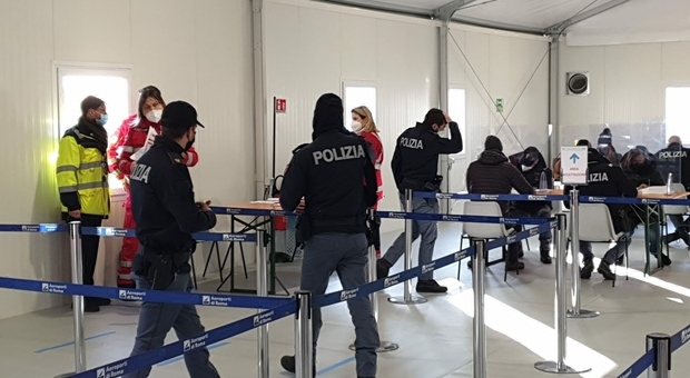 Al distretto 1 di Rieti partita la vaccinazione dedicata alle forze dell'ordine, da giovedì prenotazioni per il personale di scuola e università