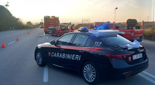 Incidente a Taranto, tre morti sulla statale 100: le vittime sono due donne e un ragazzo