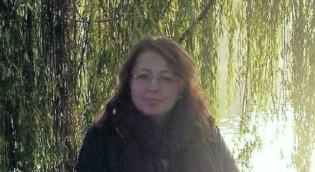Elena Casanova, uccisa a martellate in strada dall'ex: la figlia di 17 anni è passata sul posto per caso dopo il delitto