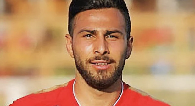 Iran, gli Ayatollah condannano a morte il calciatore Amir Nasr-Azadani