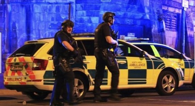 Manchester, arrestata anche una donna per l'attentato all'Arena
