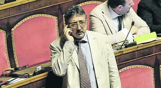 Bartolomeo Pepe, l’ex senatore no vax ora è intubato in terapia intensiva: «Situazione molto critica»