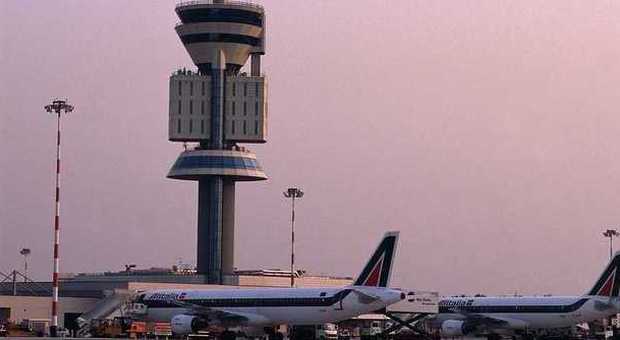 Traffico aereo in tilt, ritardi al nord Paura per l'Atletico: volo sparito dai radar