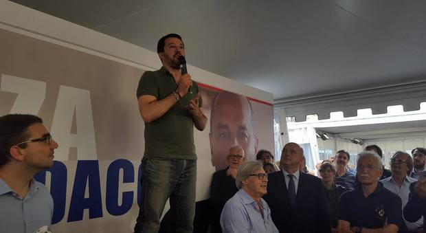 Salvini e Sgarbi per Dipiazza sindaco: «Ripuliamo la città con l'usato sicuro»