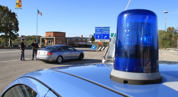 Passeur albanese arrestato al confine: era ricercato a Padova