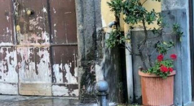 Napoli, rubinetti a secco: giornata da incubo alla Riviera di Chiaia