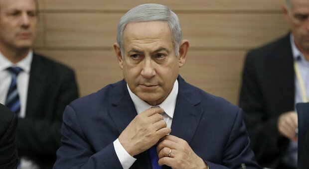 Israele: Gantz a Netanyahu, blocca l'invio di vaccini all'estero