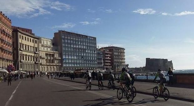 Baby-ladri di biciclette fermati sul Lungomare di Napoli