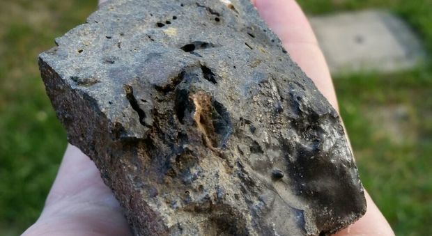 Il frammento di meteorite caduto in un giardino a Villamarzana