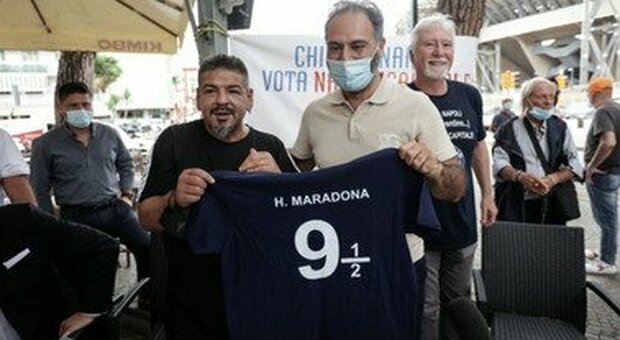 Comunali a Napoli, Hugo Maradona è un caso: si candida senza cittadinanza