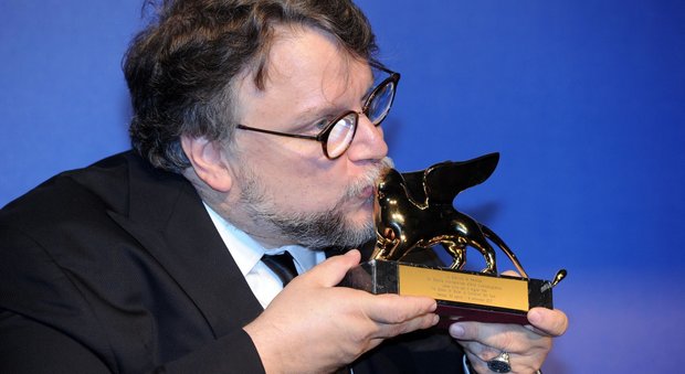Del Toro sbanca Venezia: Leone d'oro per «The Shape of Water», favola contro la paura